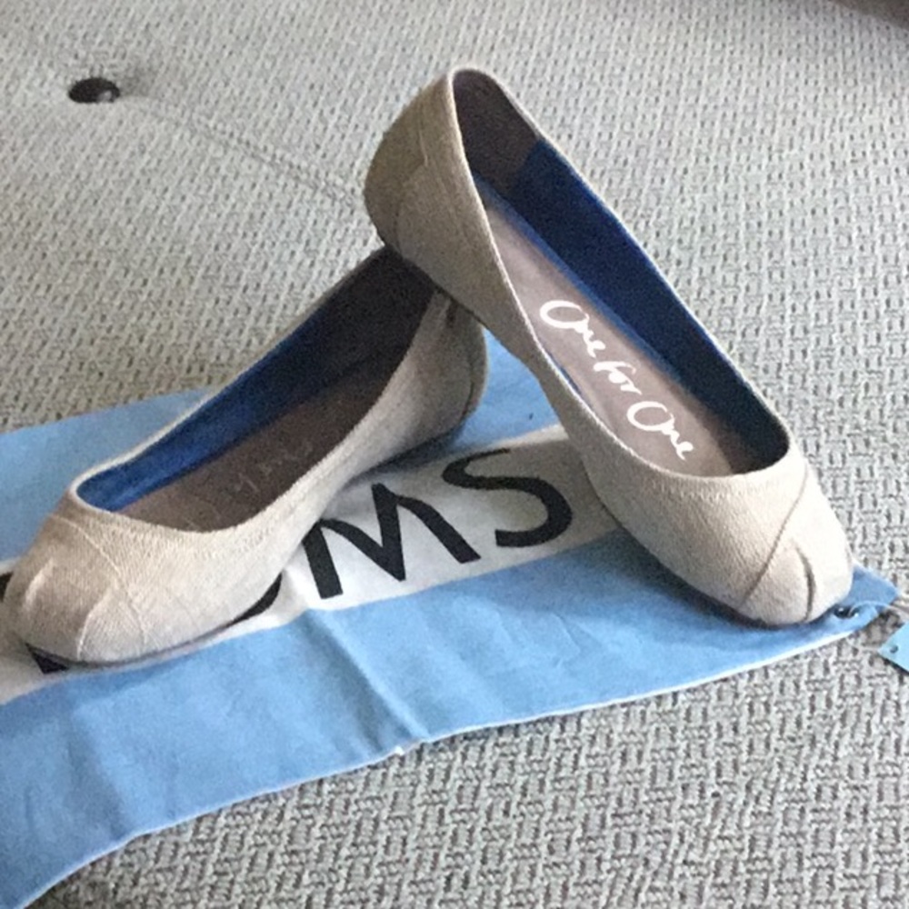 TOMS linen ballet flats